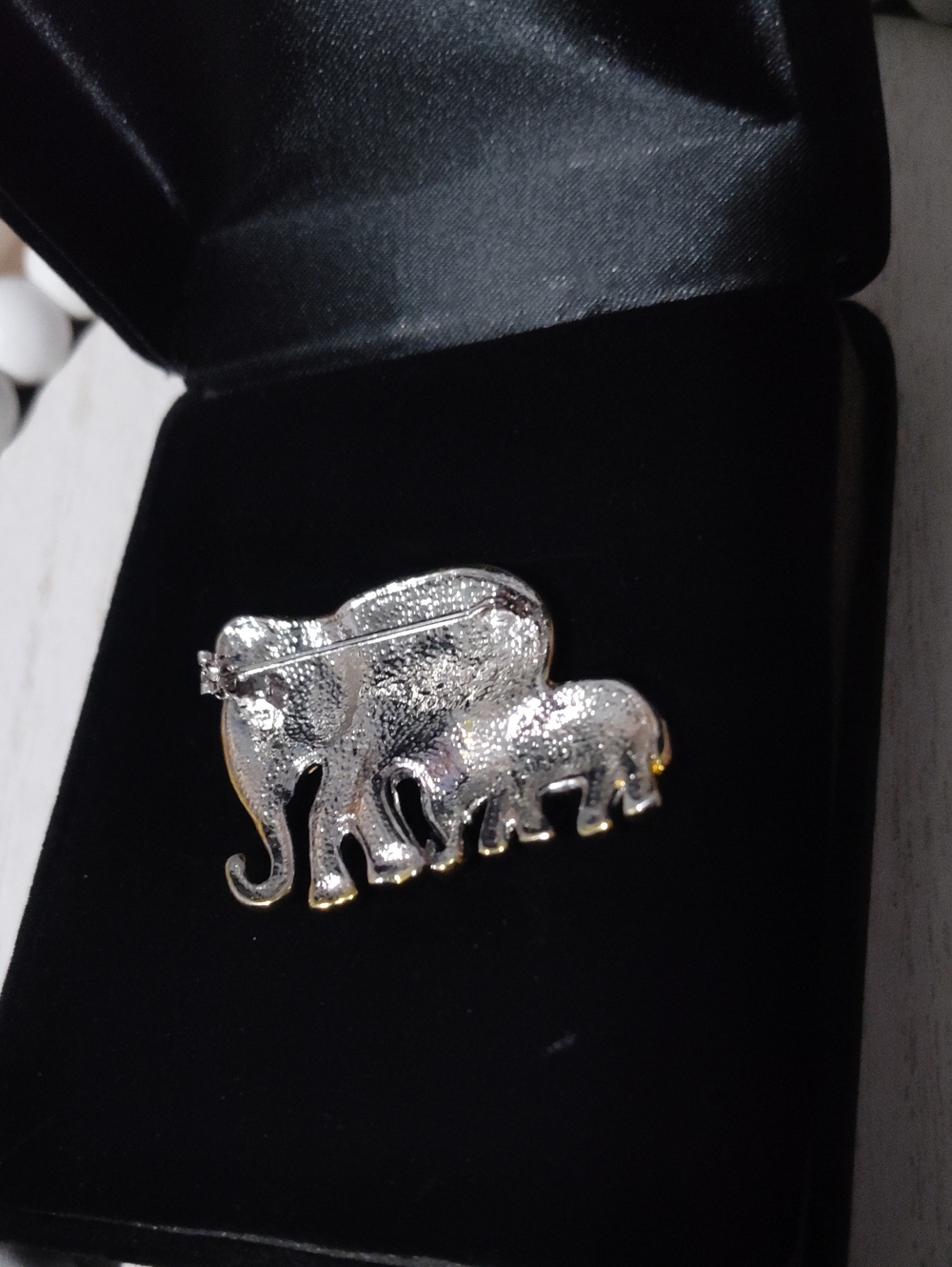 Gold & Rhinestone Elephant Brooch - Picture 3 of 4